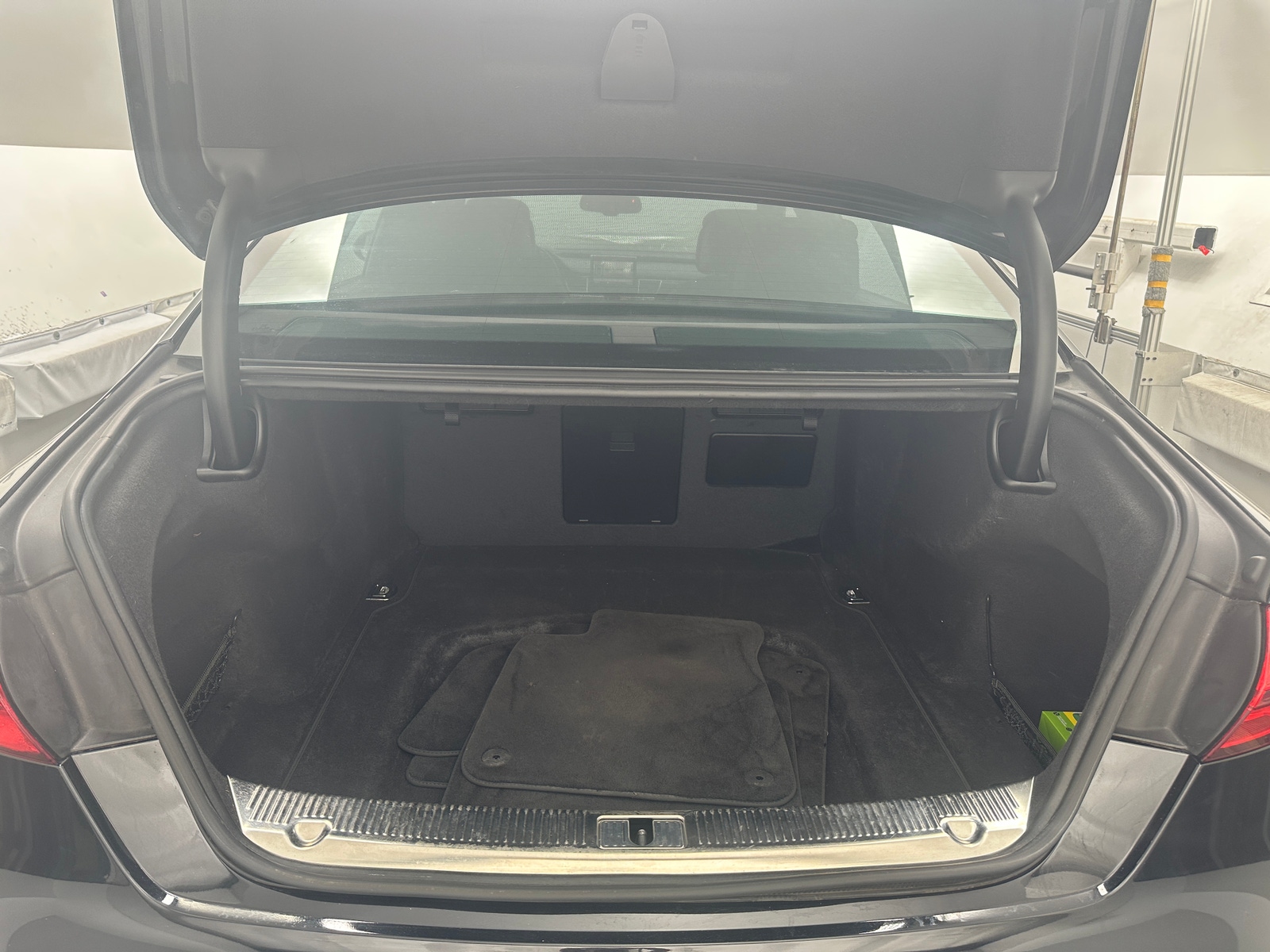 Thumbnail: 2017 Audi A8 - 6