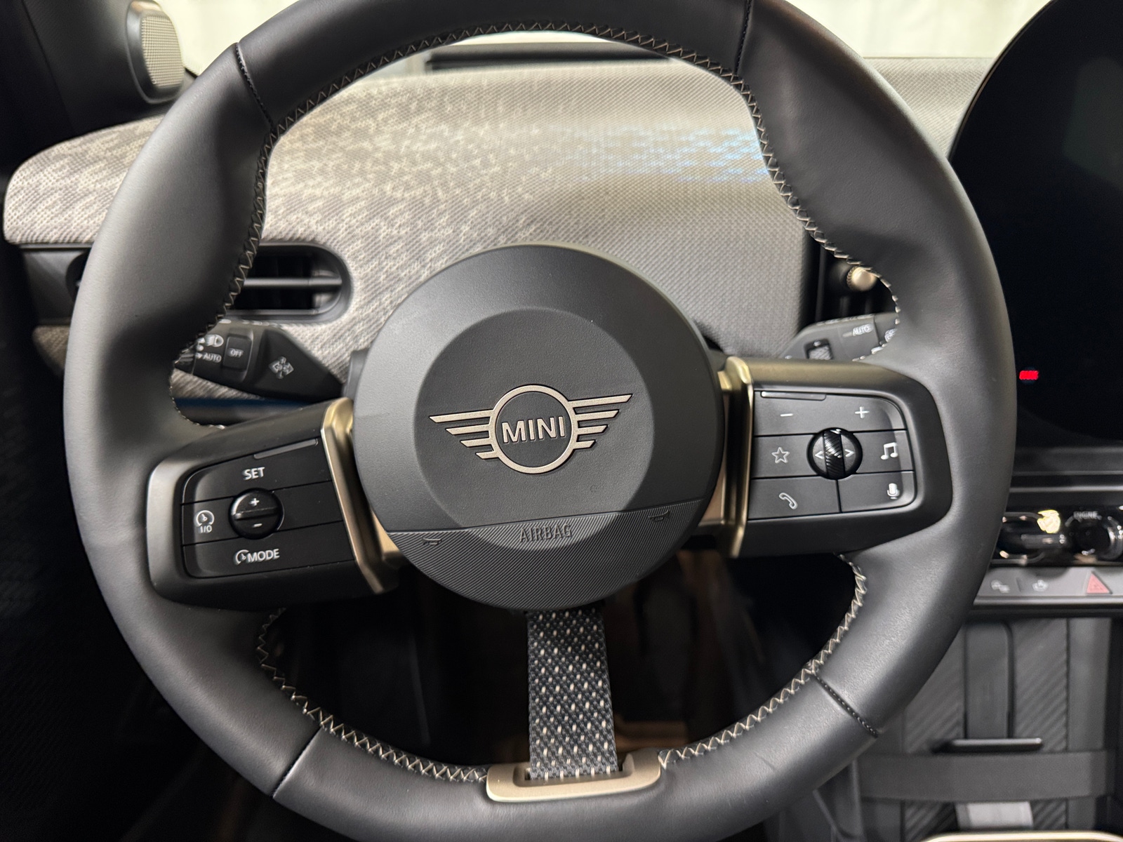 Thumbnail: 2025 MINI Cooper Hardtop - 4