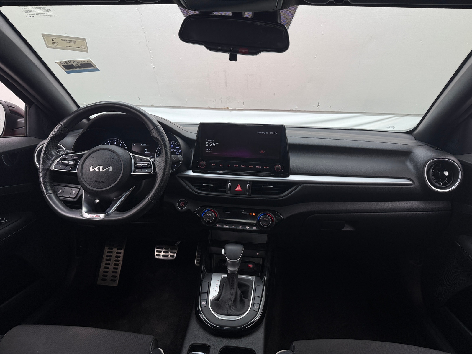 Thumbnail: 2023 Kia Forte - 3