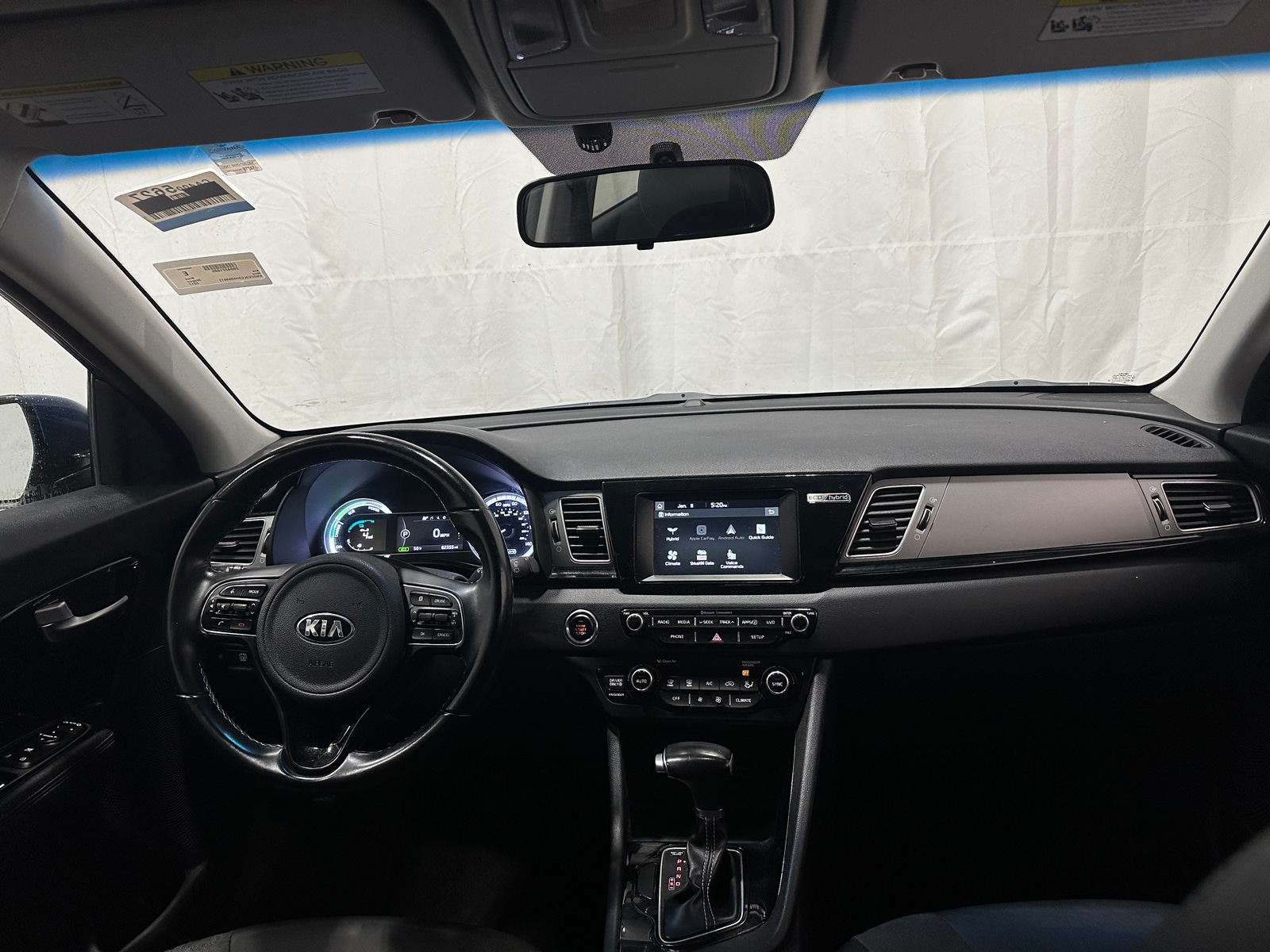 Thumbnail: 2017 Kia Niro - 3