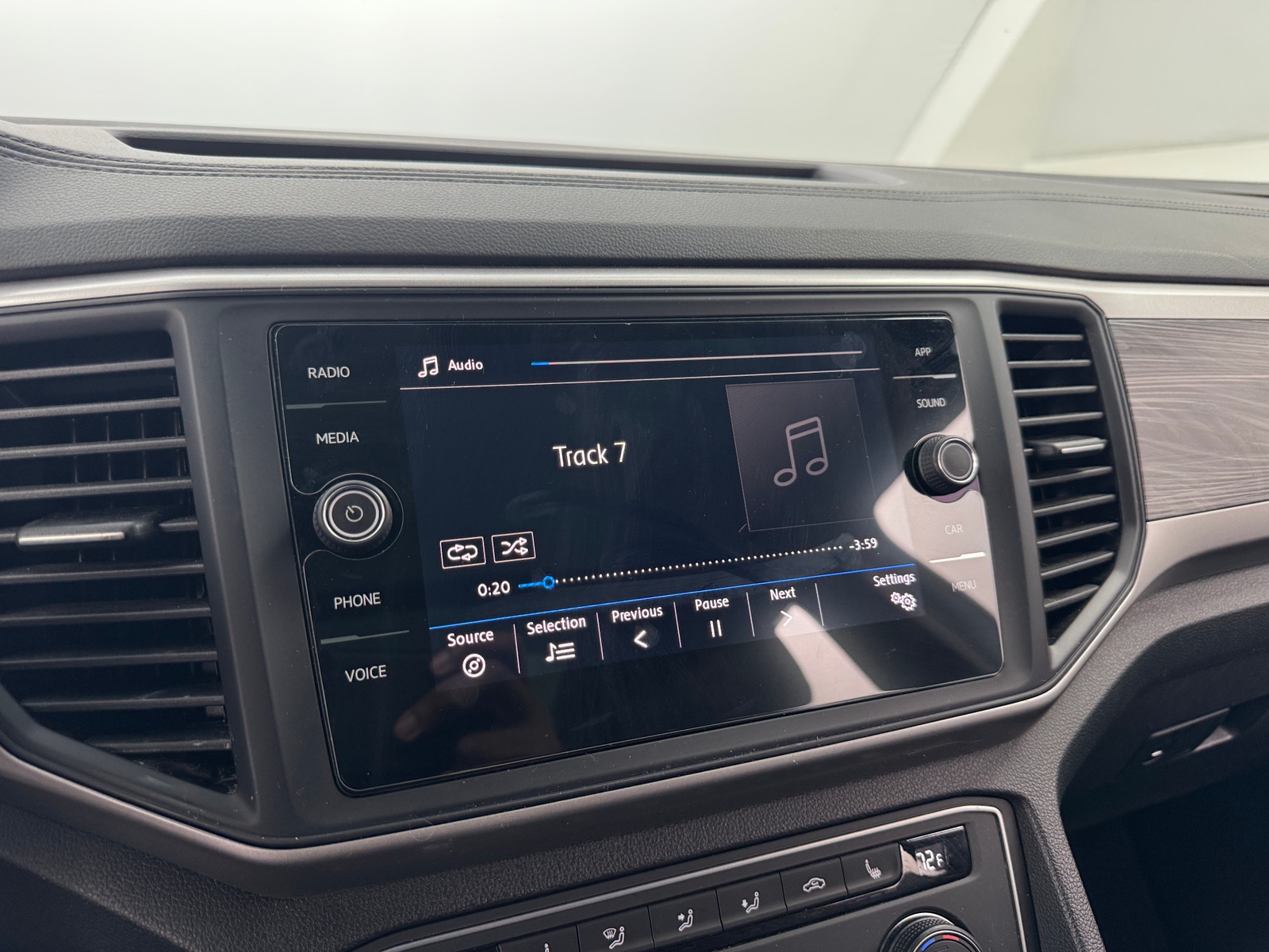 Thumbnail: 2020 Volkswagen Atlas - 4