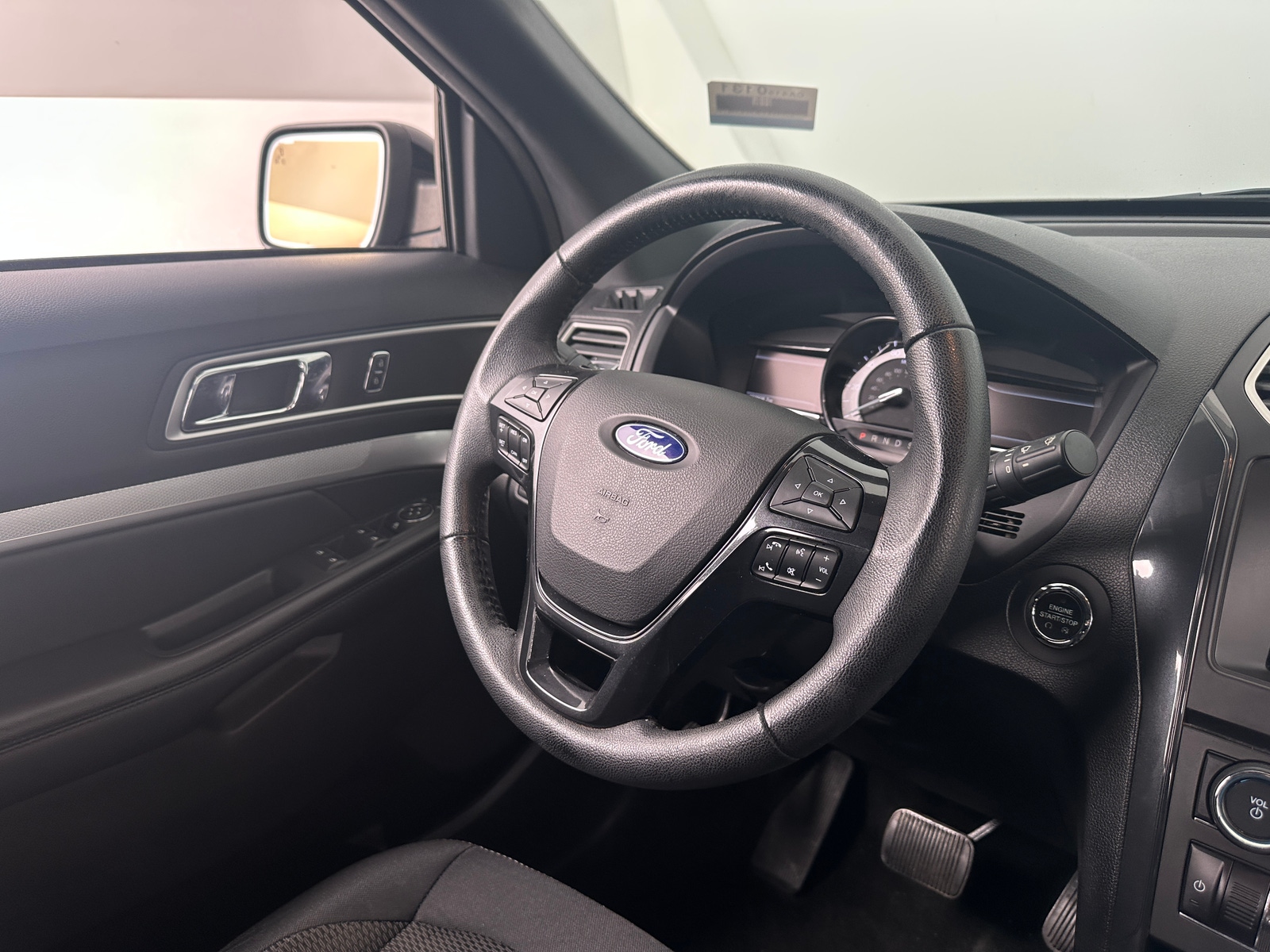 Thumbnail: 2017 Ford Explorer - 5