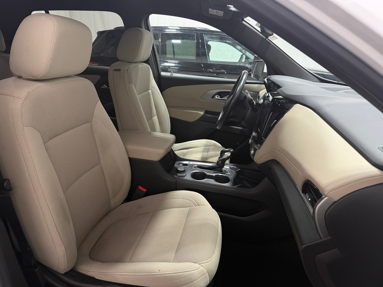 Thumbnail: 2022 Chevrolet Traverse - 2