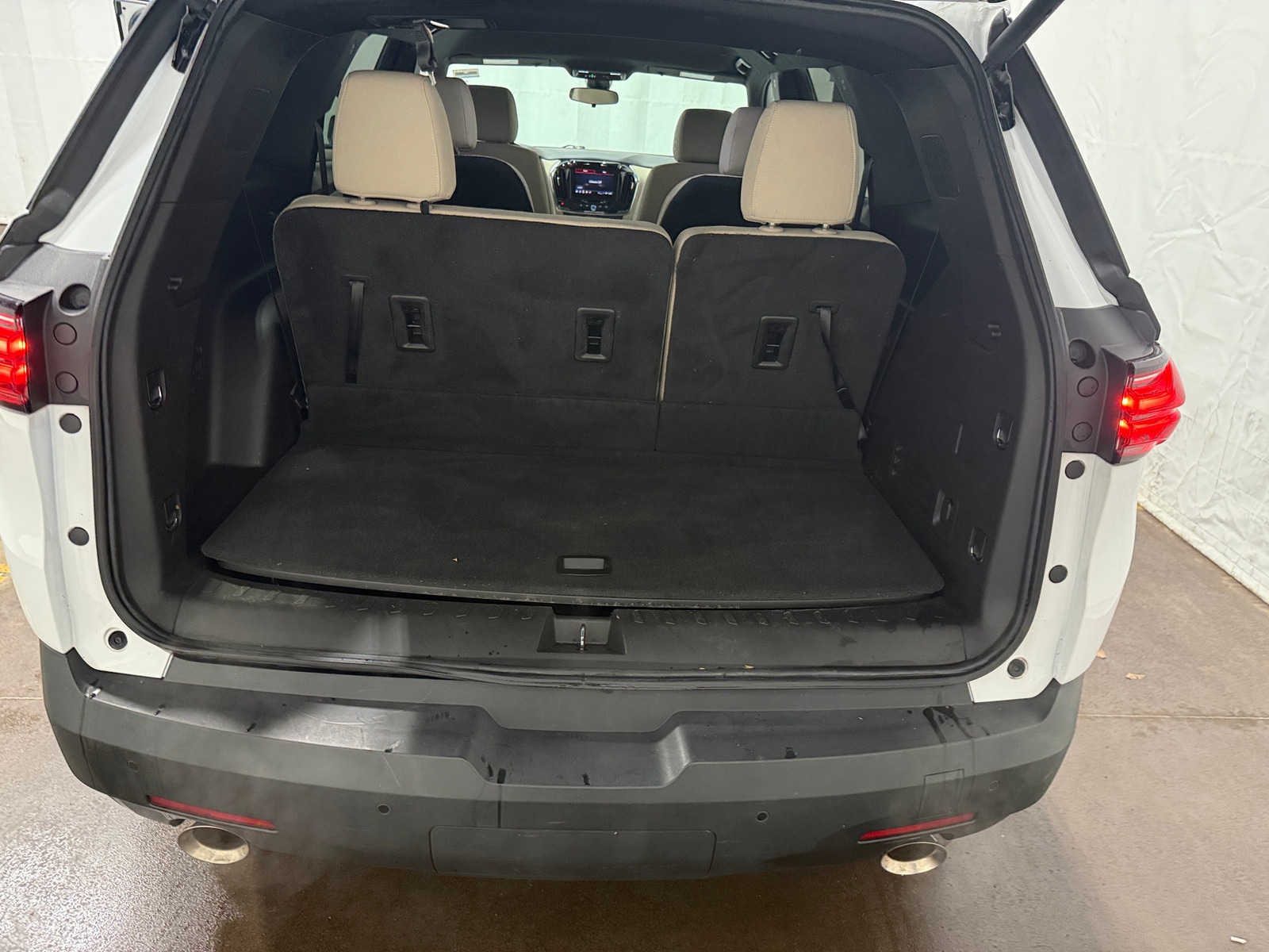 Thumbnail: 2022 Chevrolet Traverse - 7