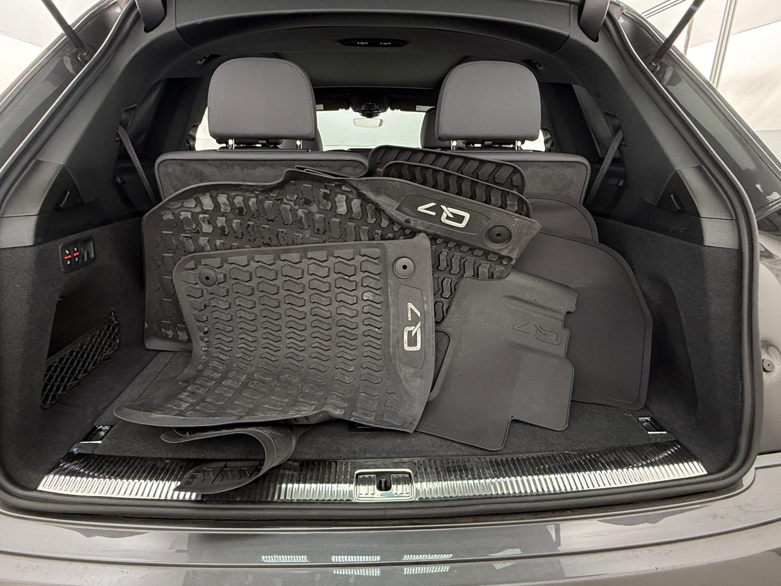 Thumbnail: 2025 Audi Q7 - 6