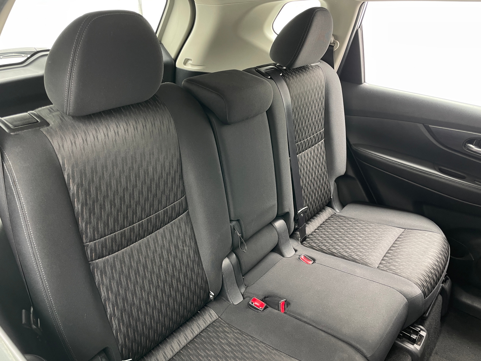 Thumbnail: 2017 Nissan Rogue - 6