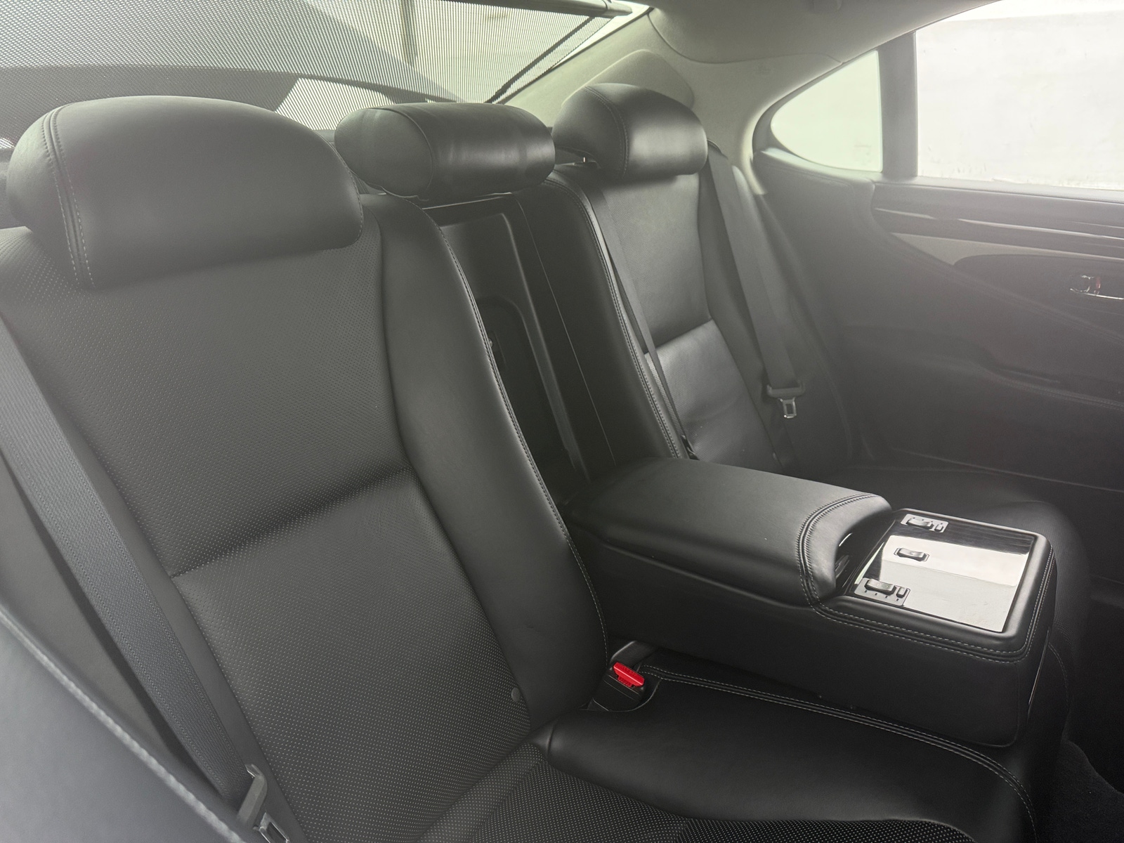 Thumbnail: 2016 Lexus LS - 5