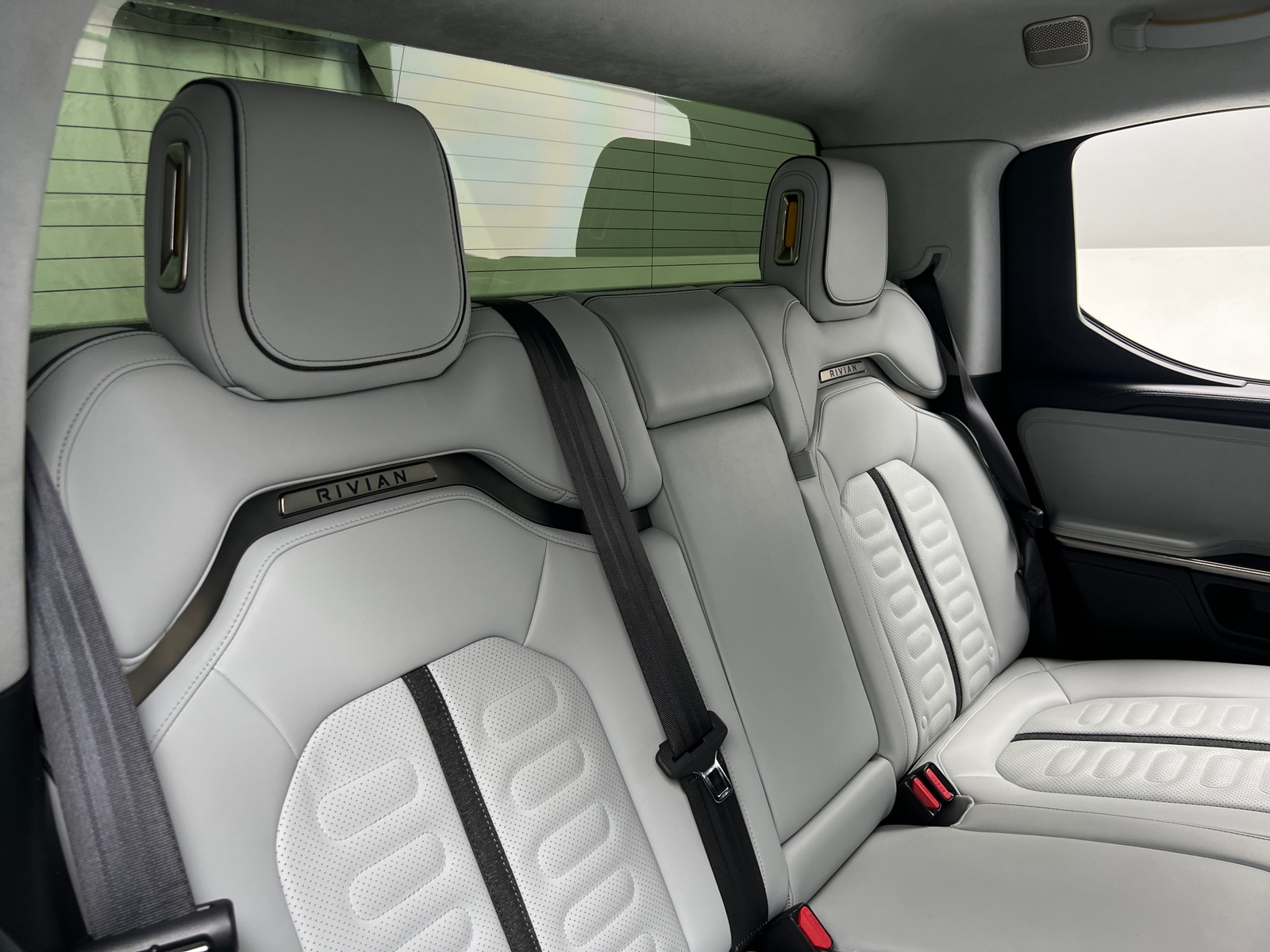 Thumbnail: 2023 Rivian R1T - 5