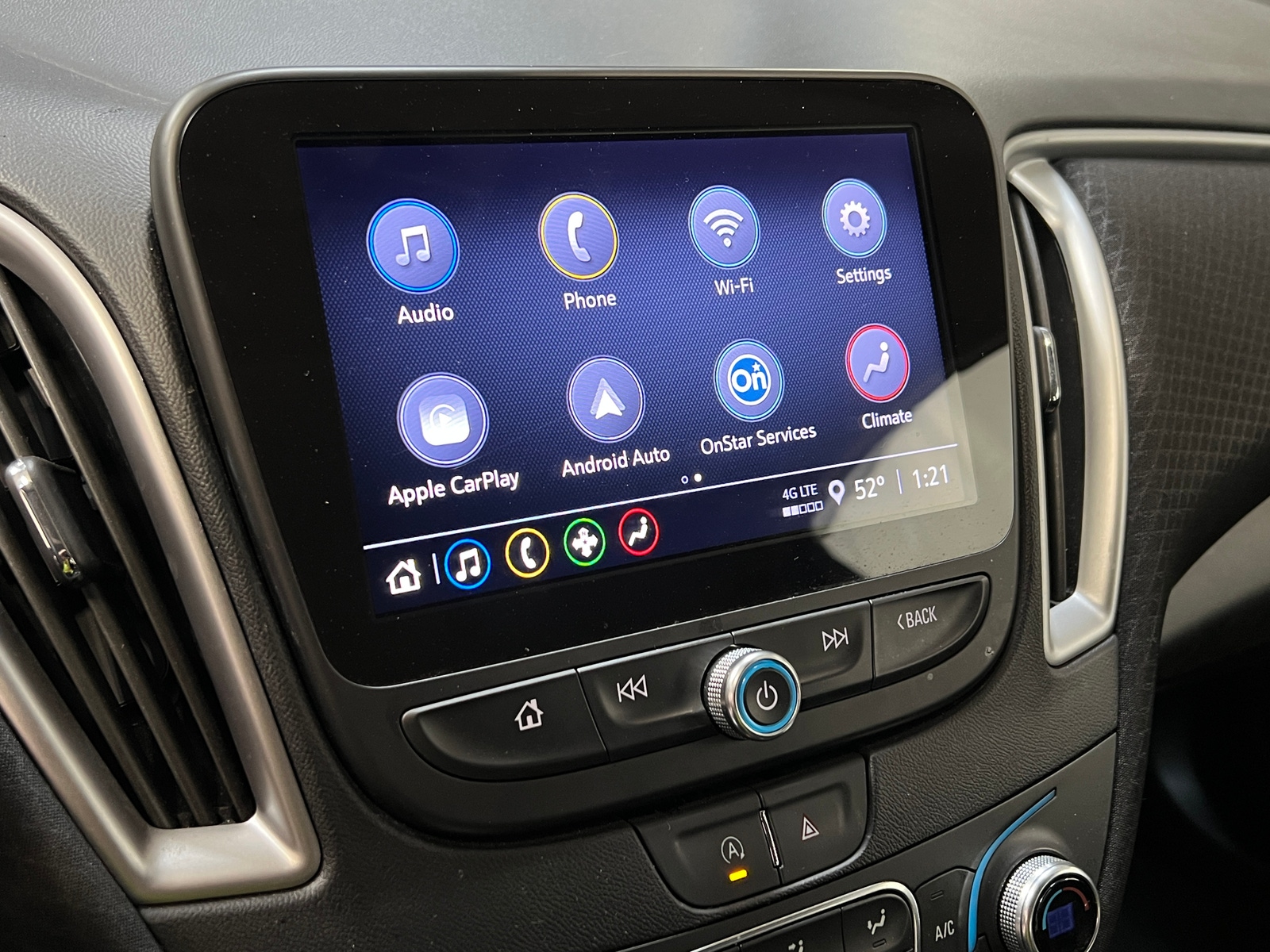 Thumbnail: 2024 Chevrolet Malibu - 4