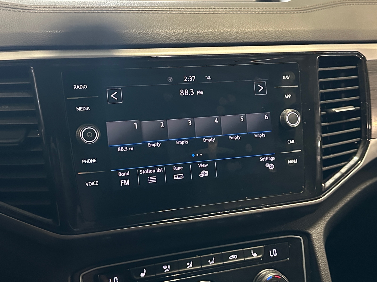 Thumbnail: 2021 Volkswagen Atlas - 3