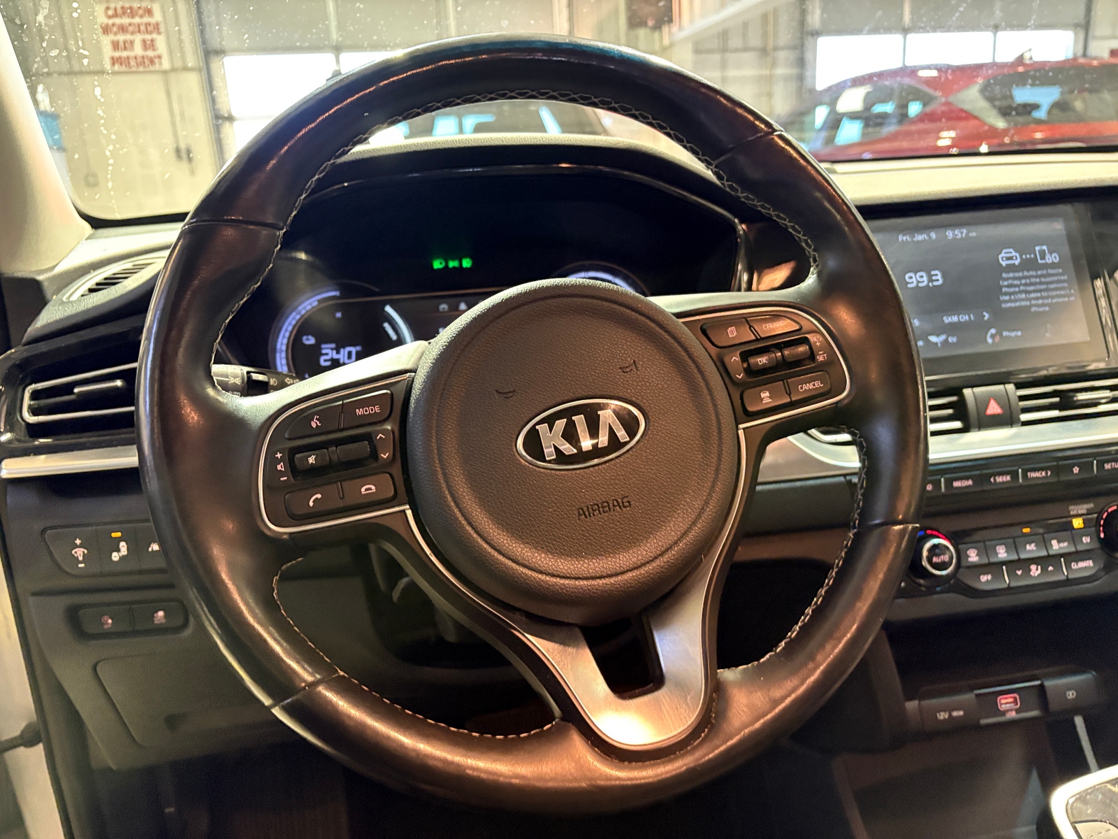 Thumbnail: 2020 Kia Niro - 4