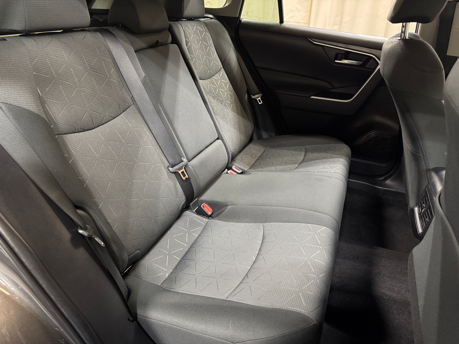 Thumbnail: 2021 Toyota RAV4 - 6