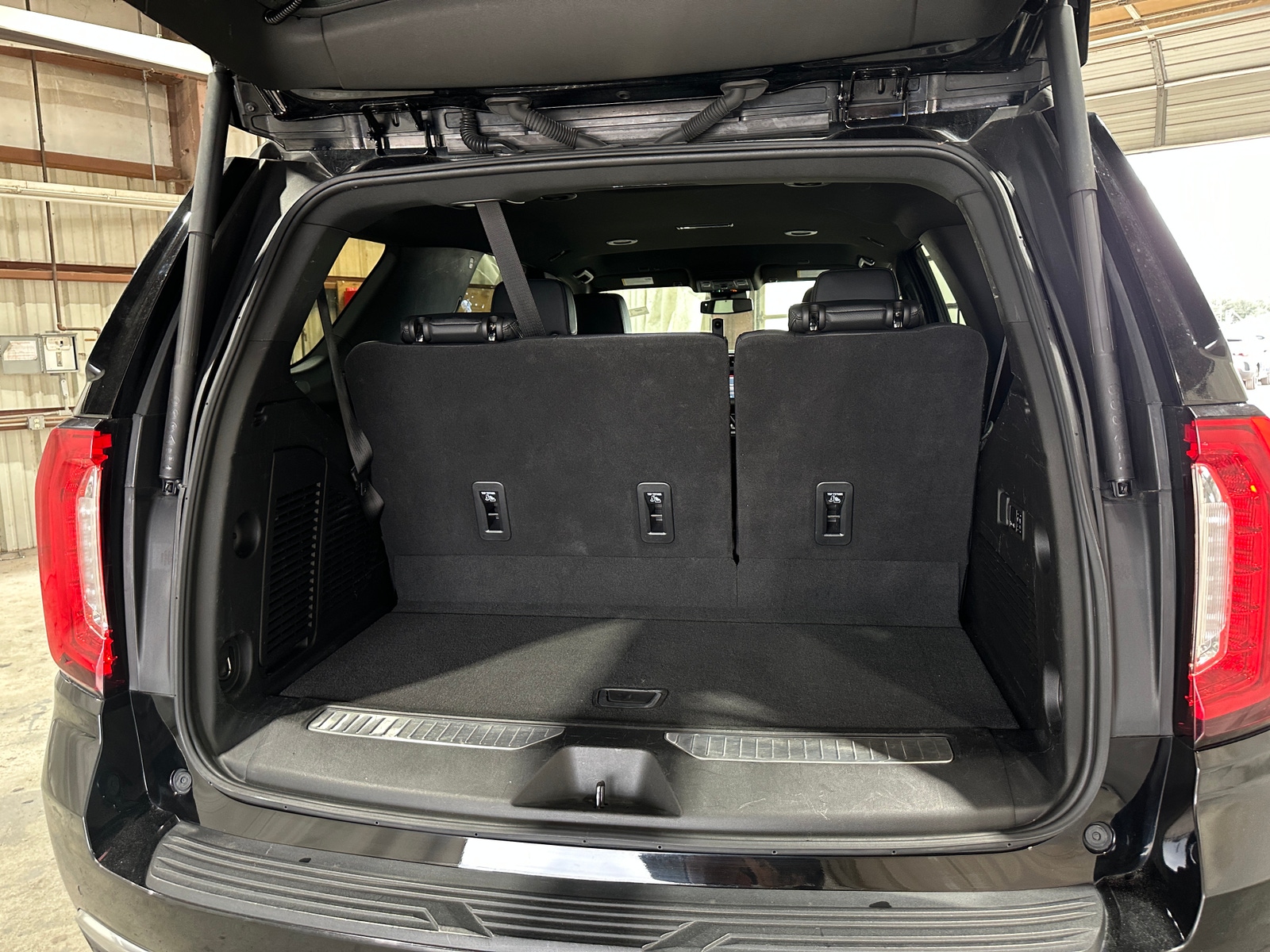 Thumbnail: 2023 GMC Yukon - 6