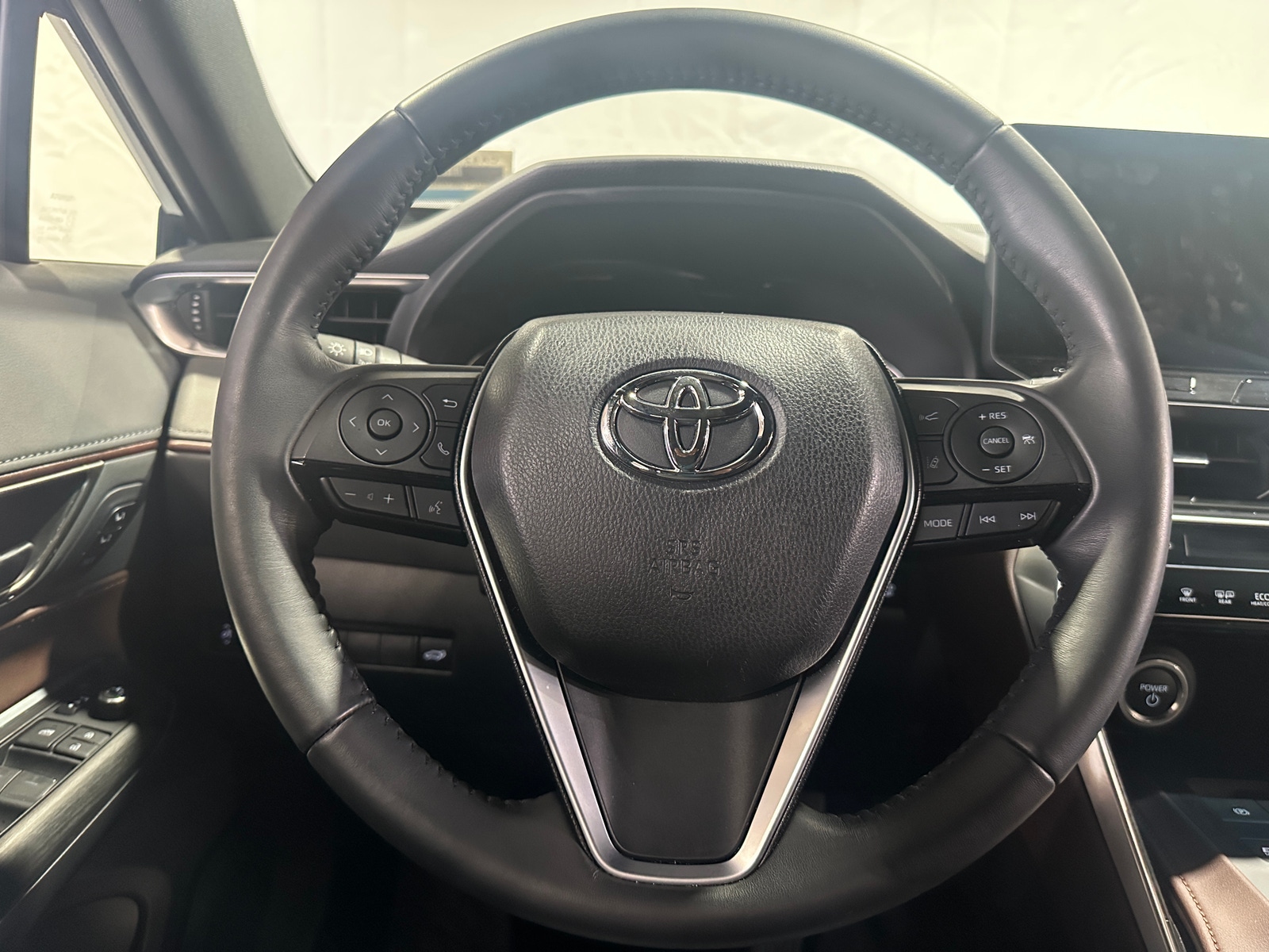 Thumbnail: 2024 Toyota Venza - 4