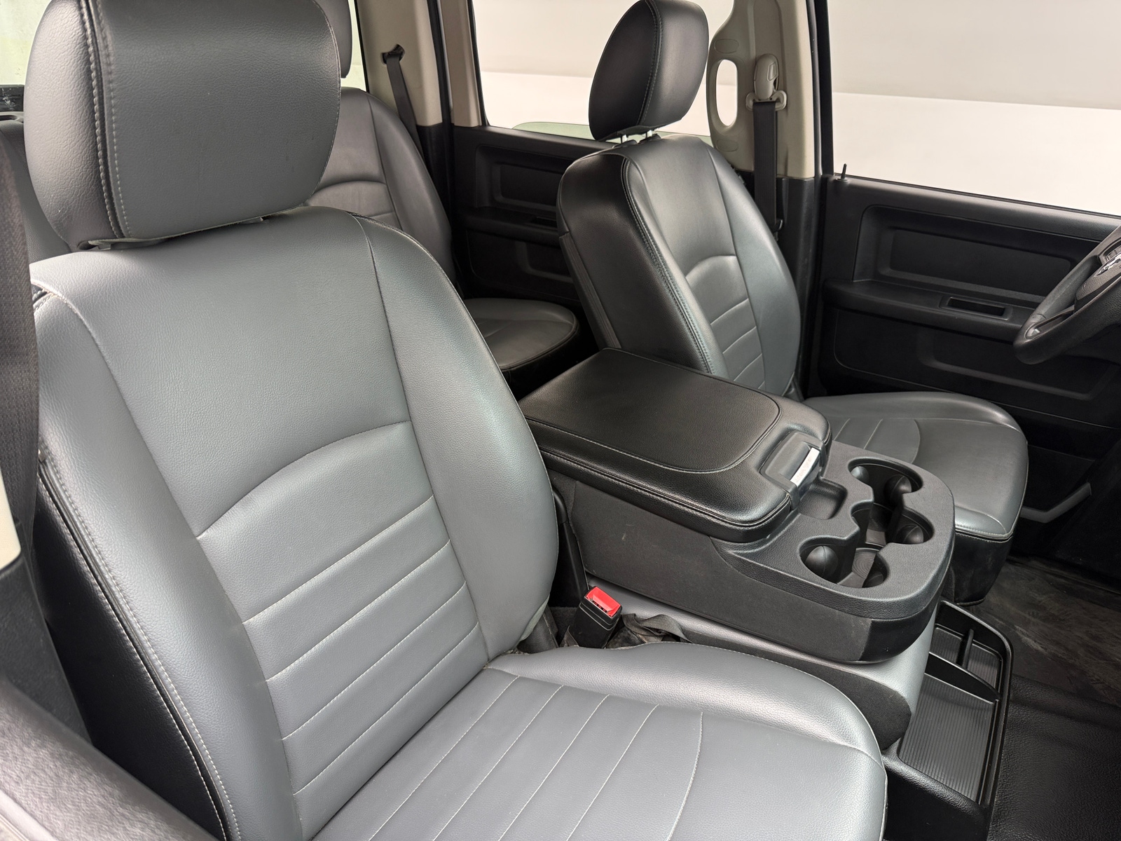 Thumbnail: 2022 RAM 1500 Classic - 2