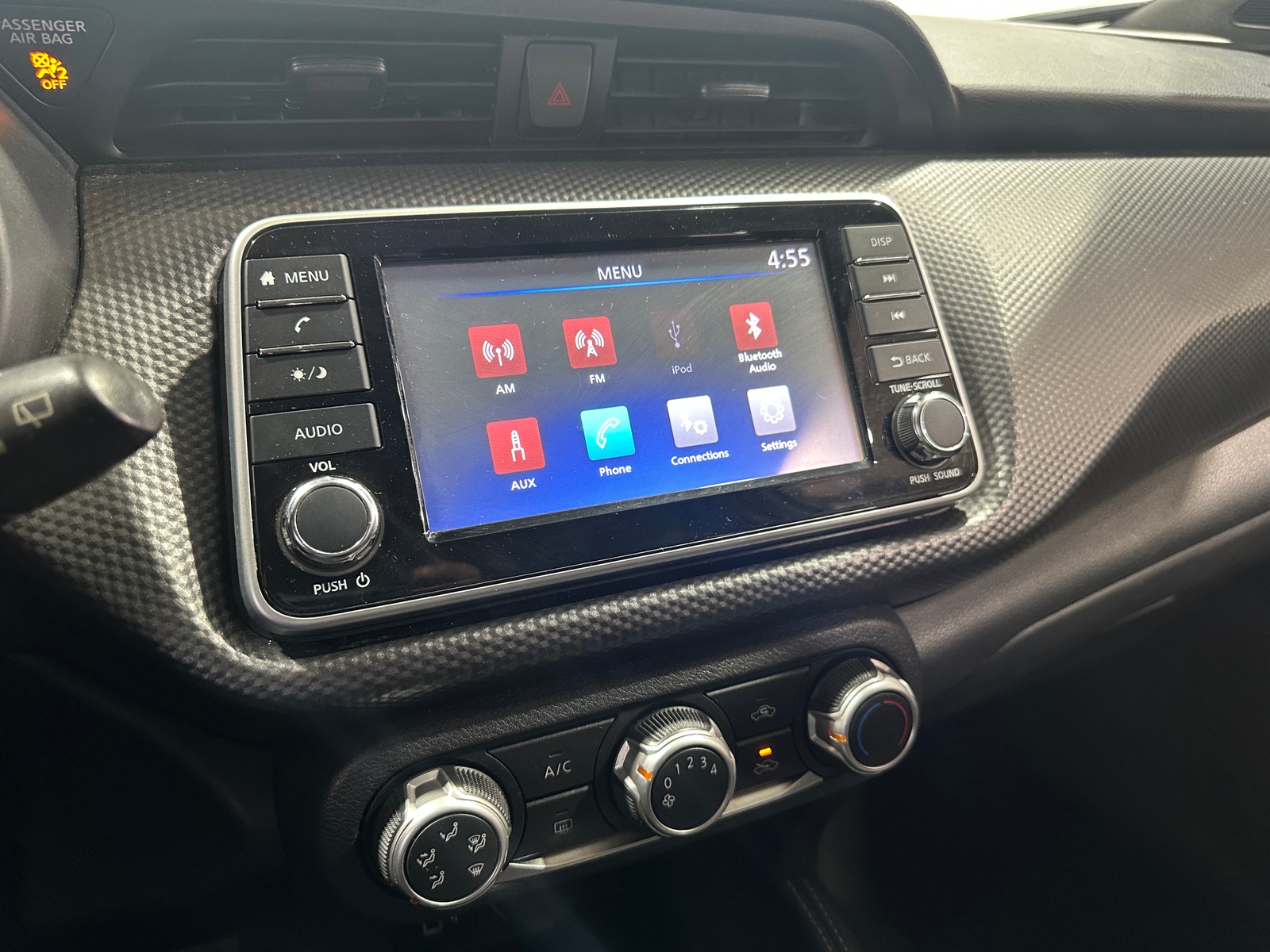 Thumbnail: 2019 Nissan Kicks - 4