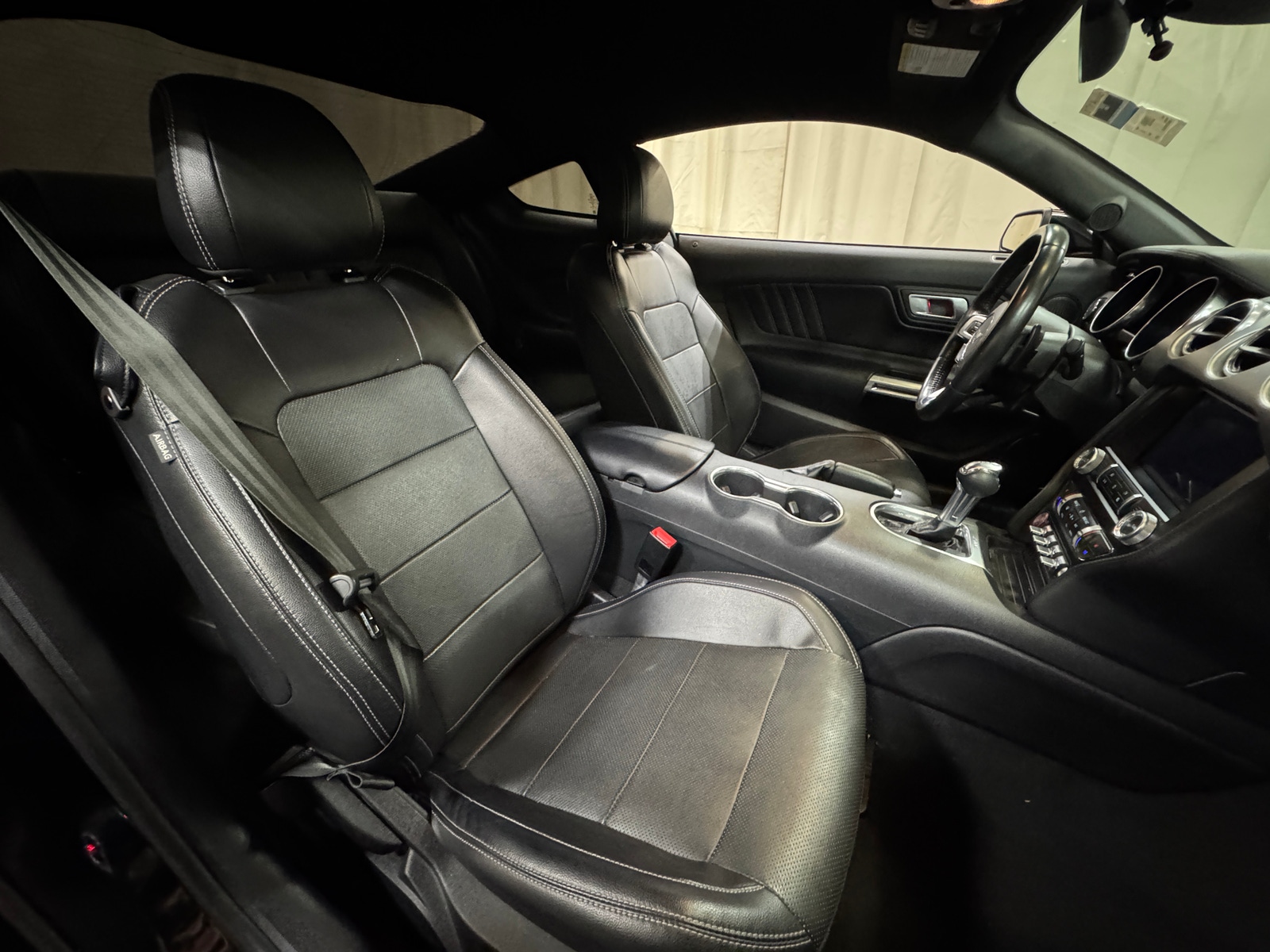 Thumbnail: 2022 Ford Mustang - 2