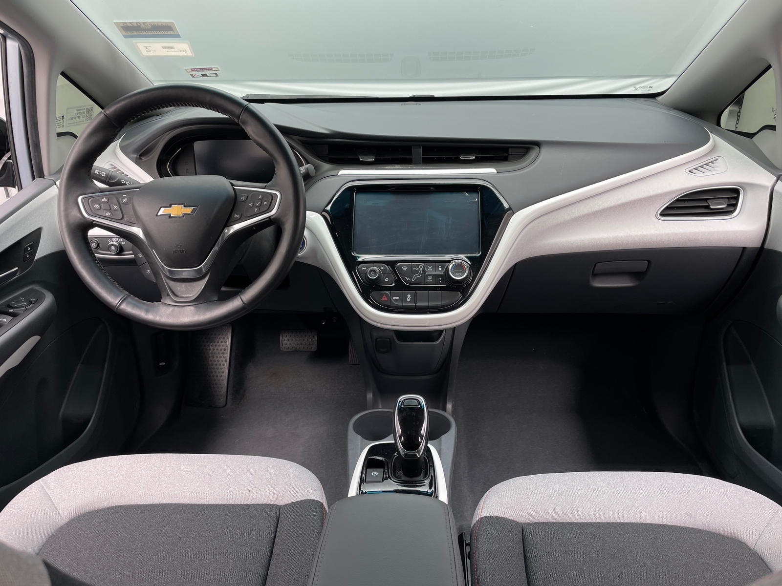 Thumbnail: 2017 Chevrolet Bolt EV - 3