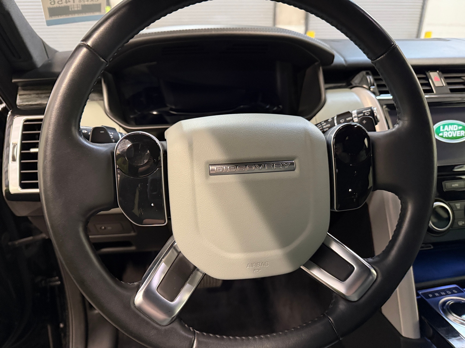 Thumbnail: 2019 Land Rover Discovery - 4