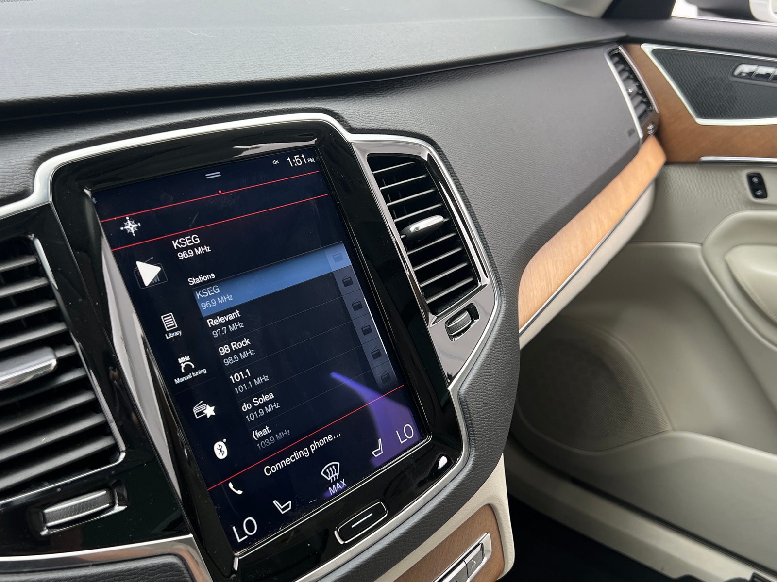 Thumbnail: 2018 Volvo XC90 - 3