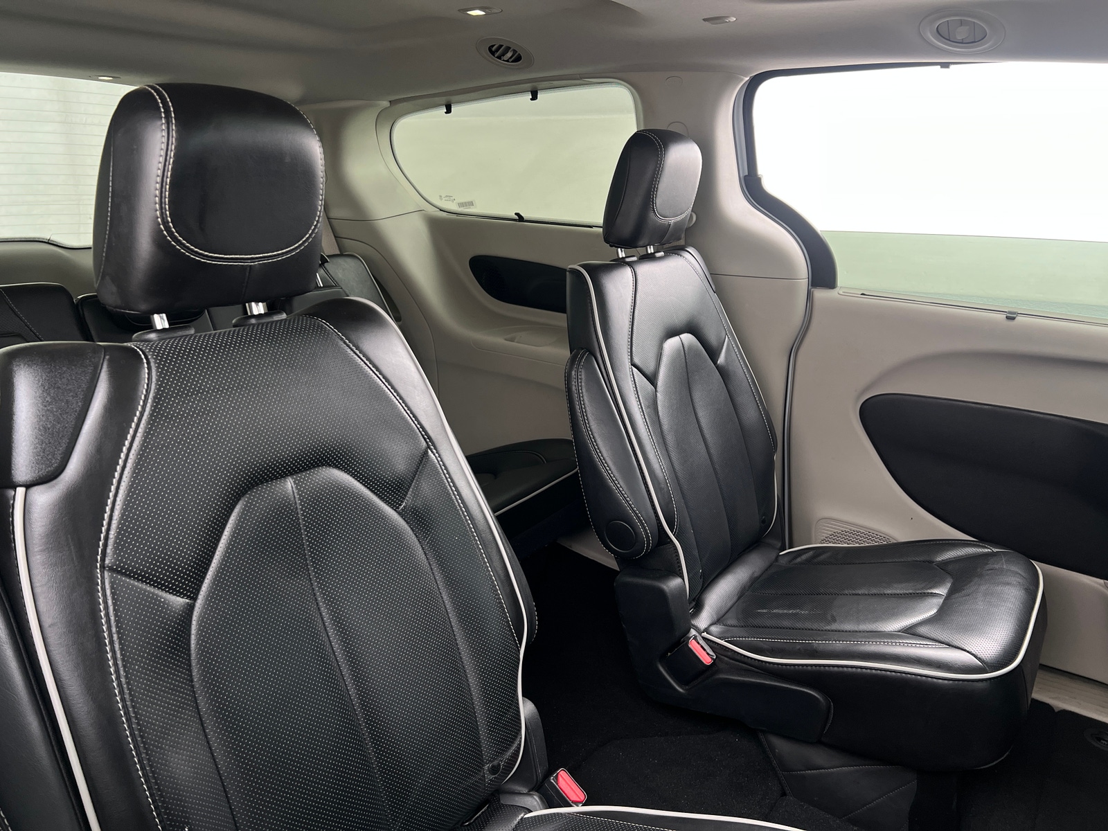 Thumbnail: 2024 Chrysler Pacifica - 5