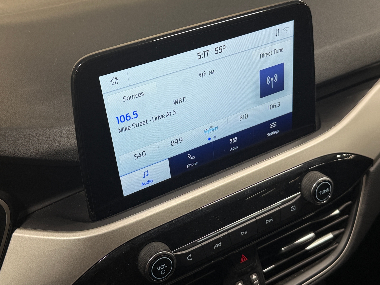 Thumbnail: 2021 Ford Escape - 4