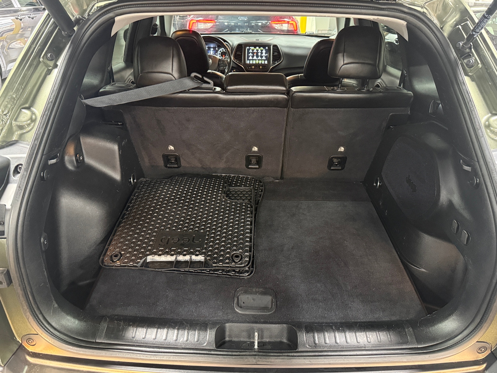 Thumbnail: 2021 Jeep Cherokee - 7