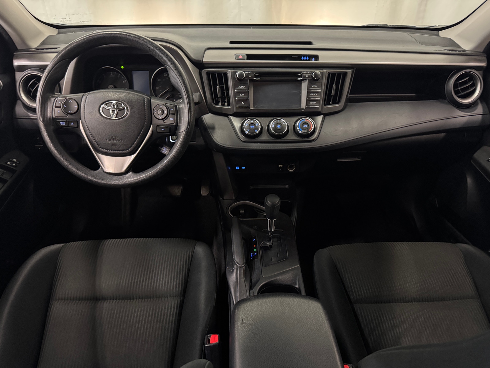 Thumbnail: 2018 Toyota RAV4 - 3