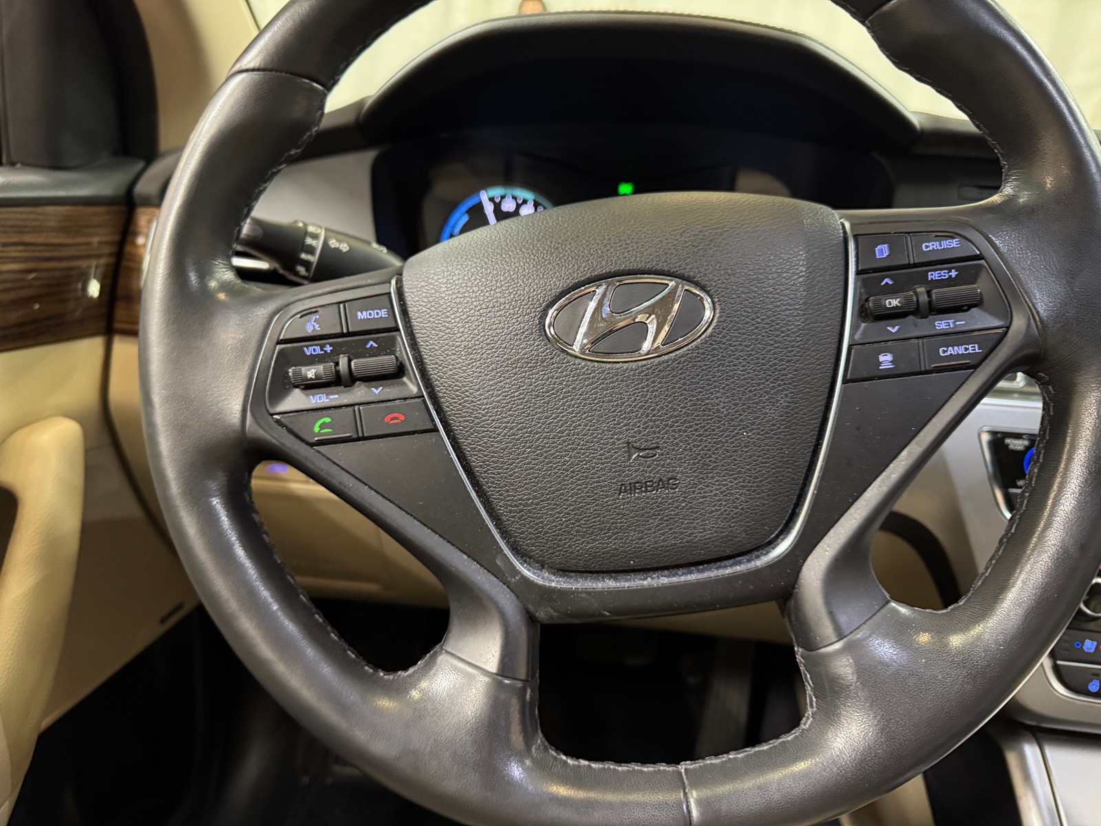 Thumbnail: 2016 Hyundai Sonata - 4