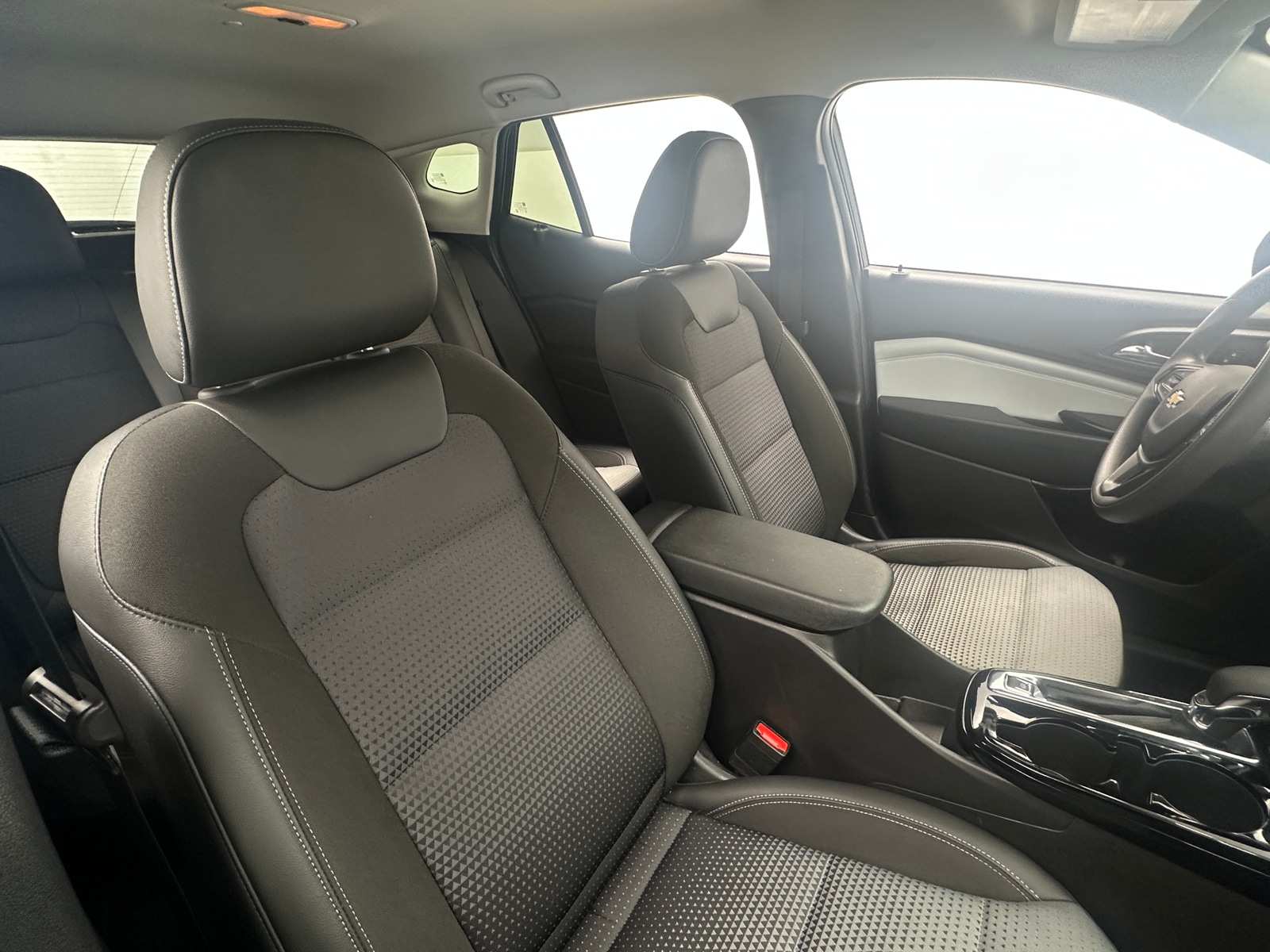 Thumbnail: 2025 Chevrolet Trax - 2