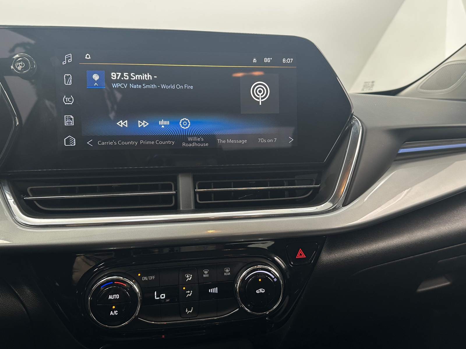 Thumbnail: 2025 Chevrolet Trax - 4