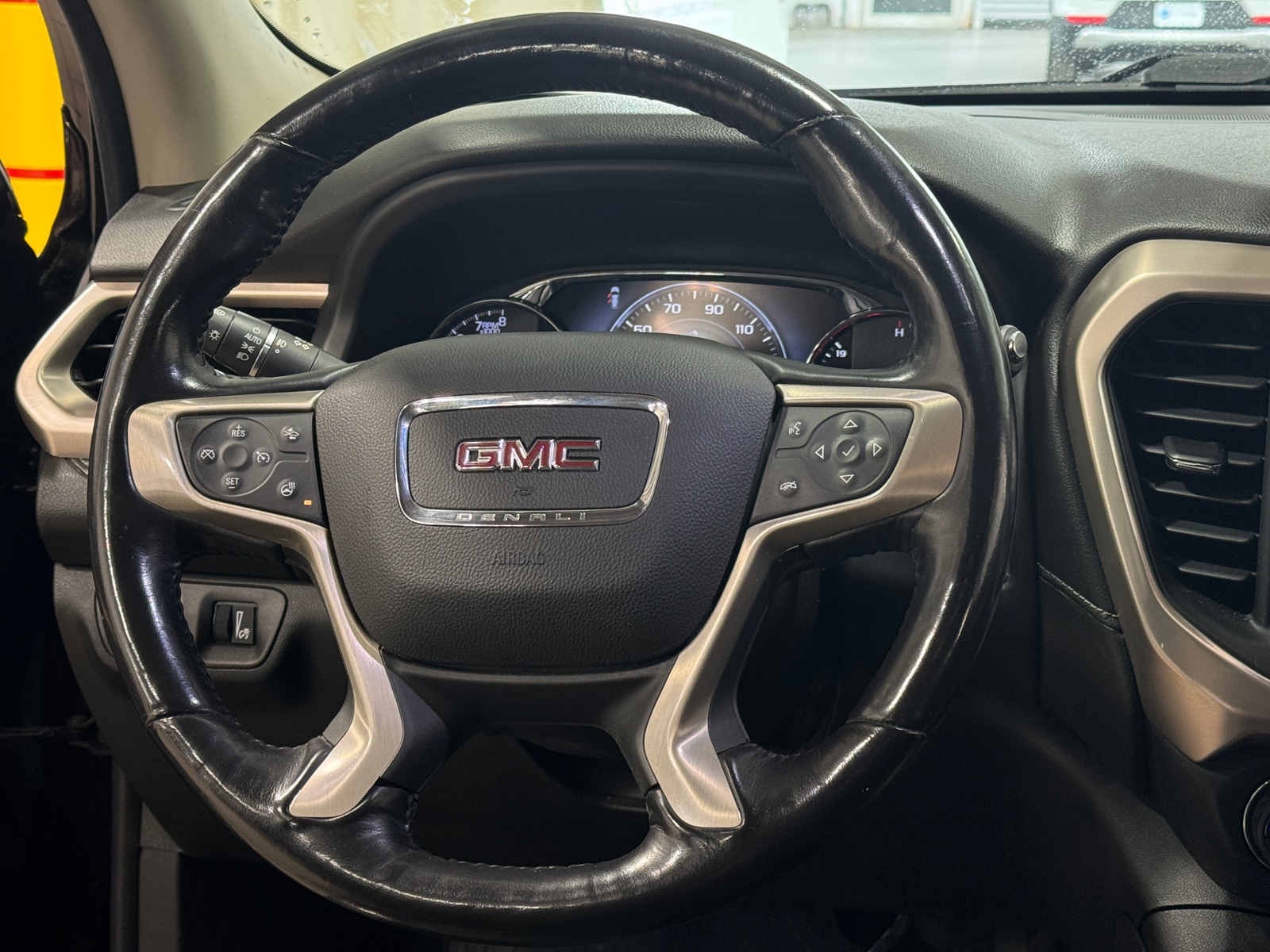 Thumbnail: 2018 GMC Acadia - 4