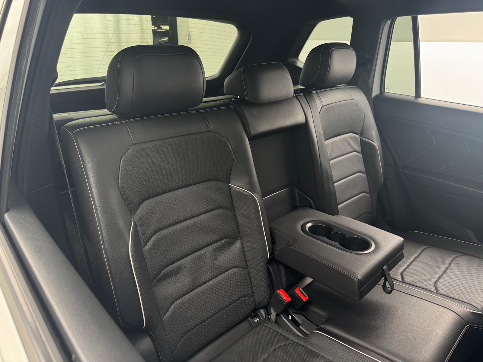 Thumbnail: 2022 Volkswagen Tiguan - 5