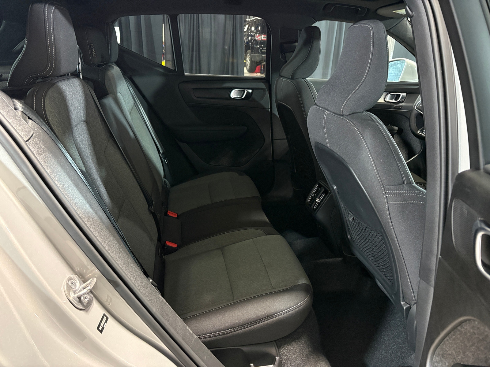 Thumbnail: 2024 Volvo XC40 - 6