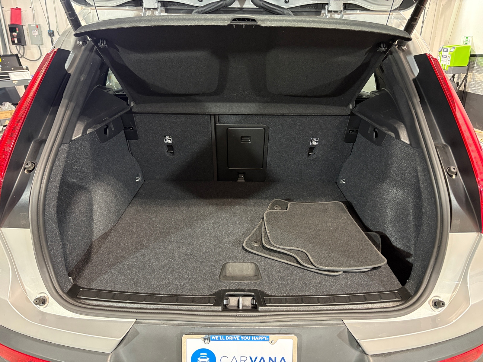 Thumbnail: 2024 Volvo XC40 - 7