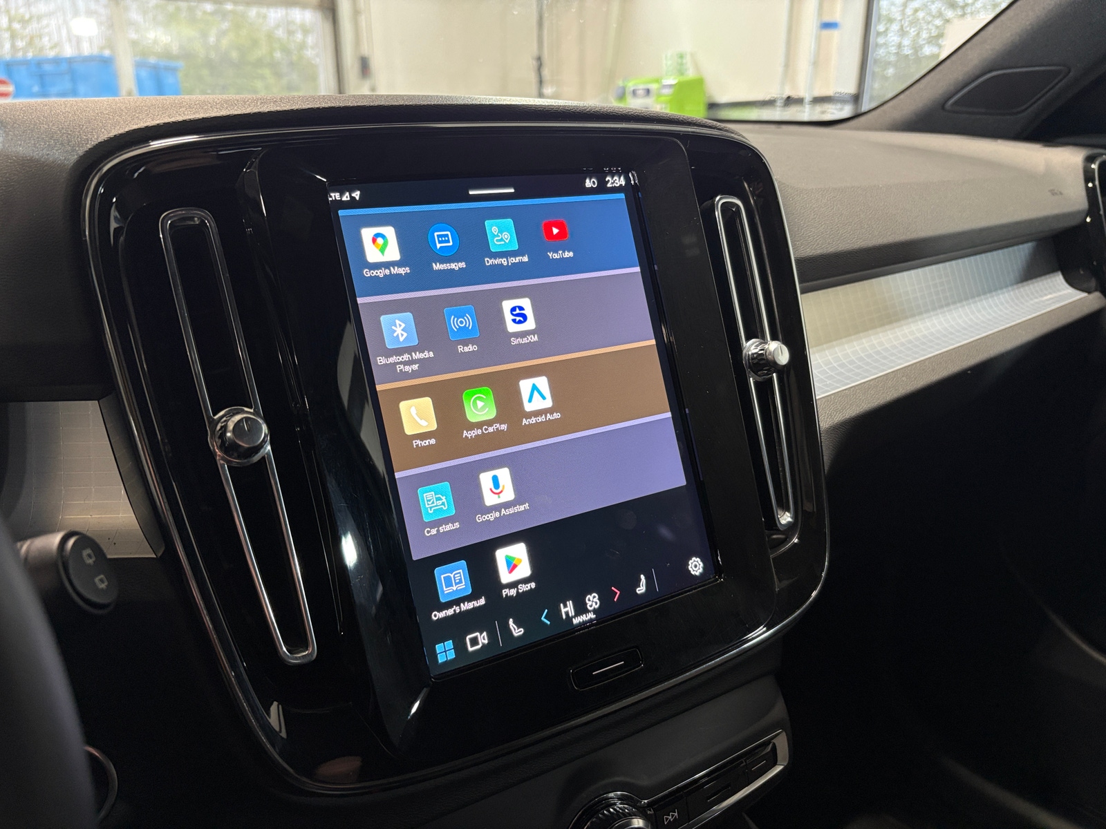 Thumbnail: 2024 Volvo XC40 - 4