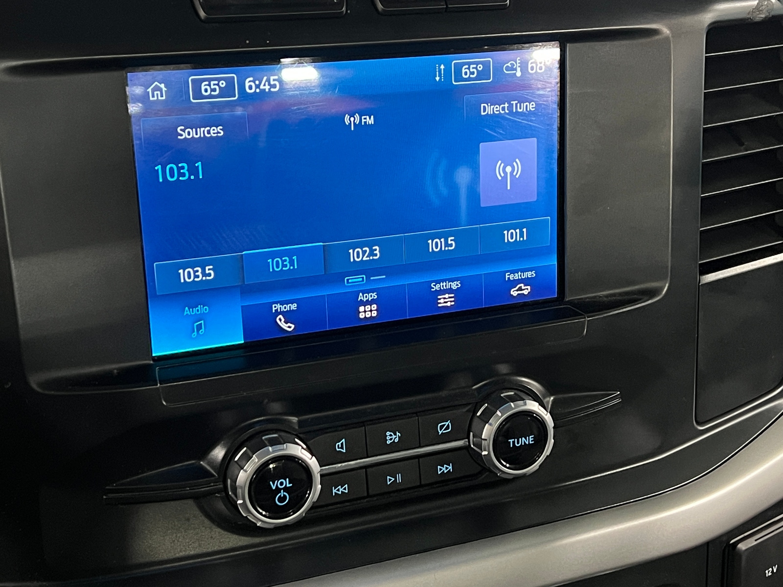 Thumbnail: 2022 Ford Econoline - 4