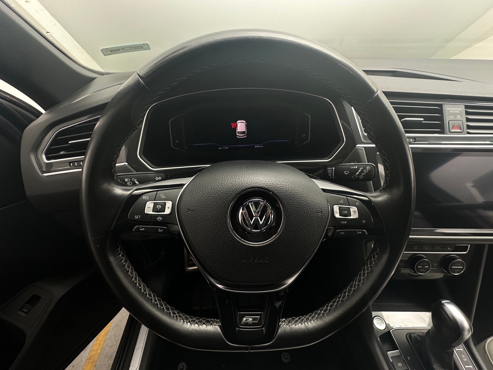 Thumbnail: 2020 Volkswagen Tiguan - 4