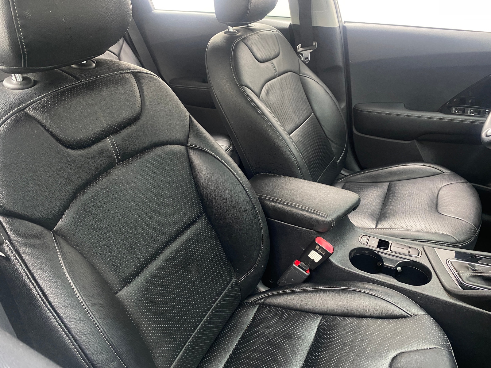 Thumbnail: 2020 Kia Niro - 2