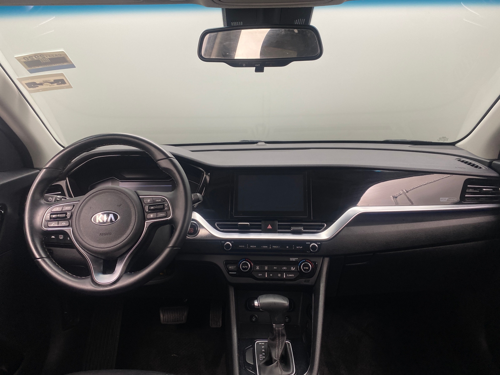 Thumbnail: 2020 Kia Niro - 3