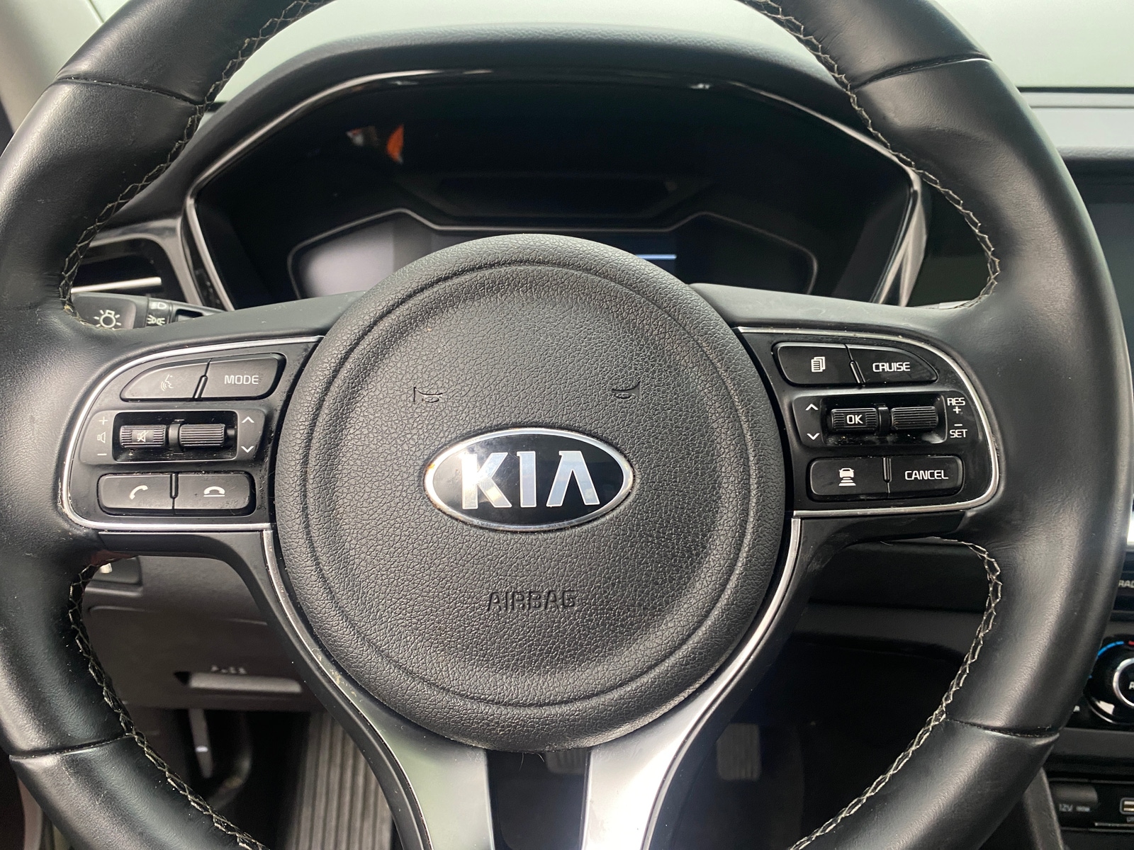 Thumbnail: 2020 Kia Niro - 5