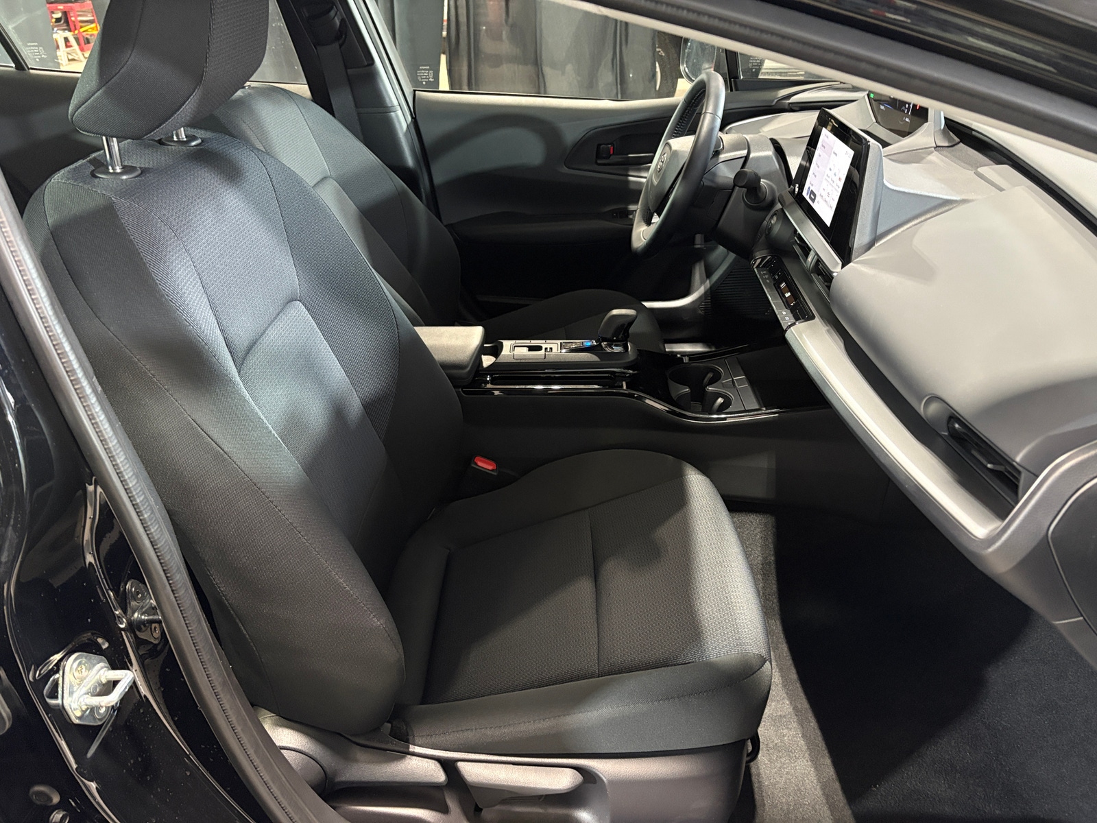 Thumbnail: 2025 Toyota Prius - 2