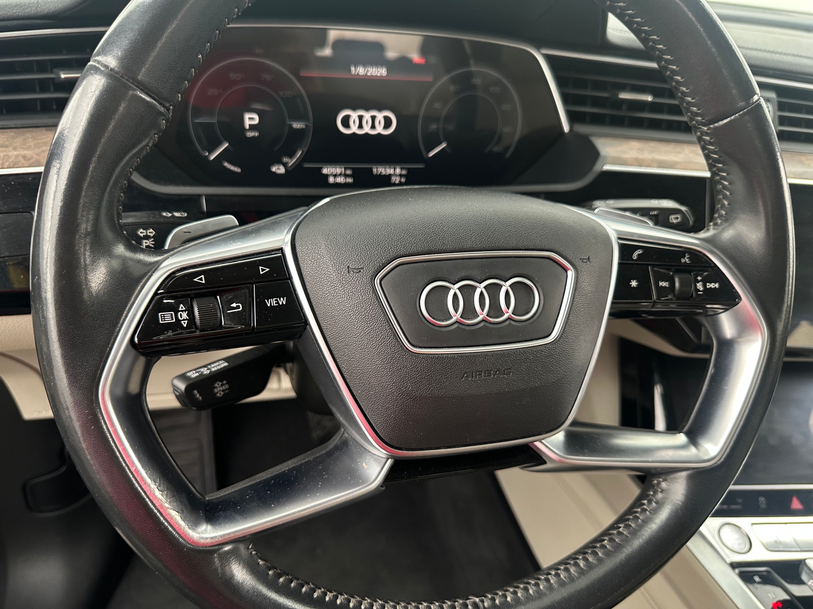 Thumbnail: 2019 Audi e-tron - 4