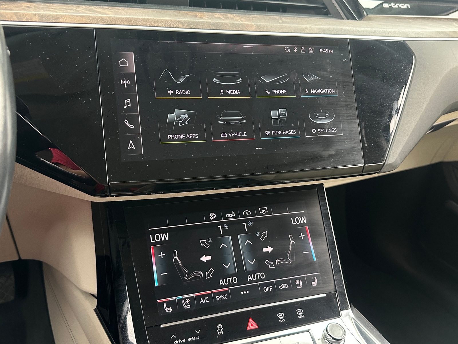 Thumbnail: 2019 Audi e-tron - 3