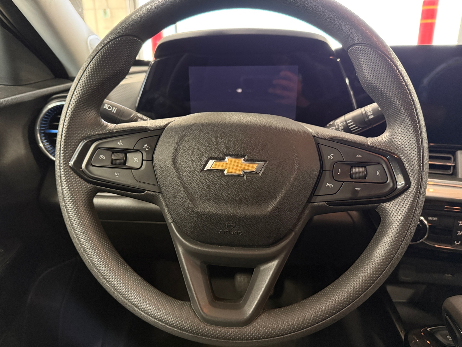 Thumbnail: 2025 Chevrolet Trax - 5