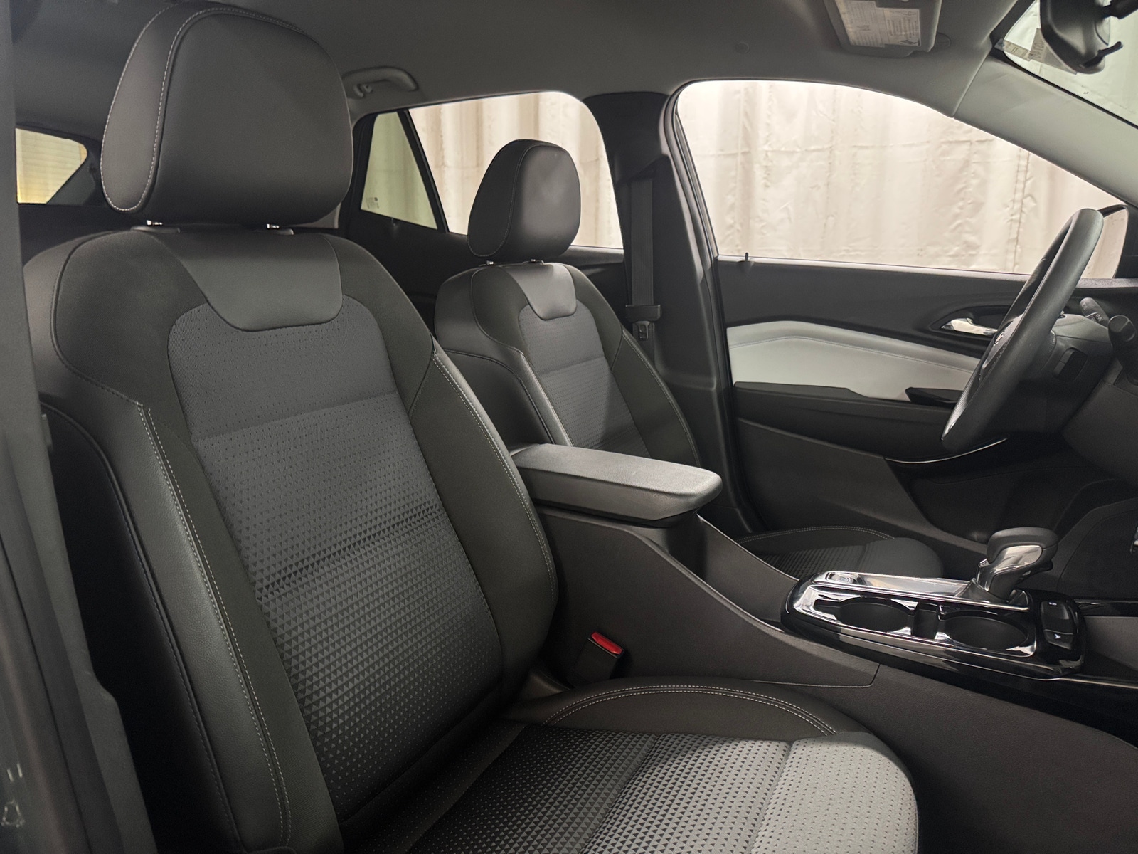 Thumbnail: 2025 Chevrolet Trax - 2