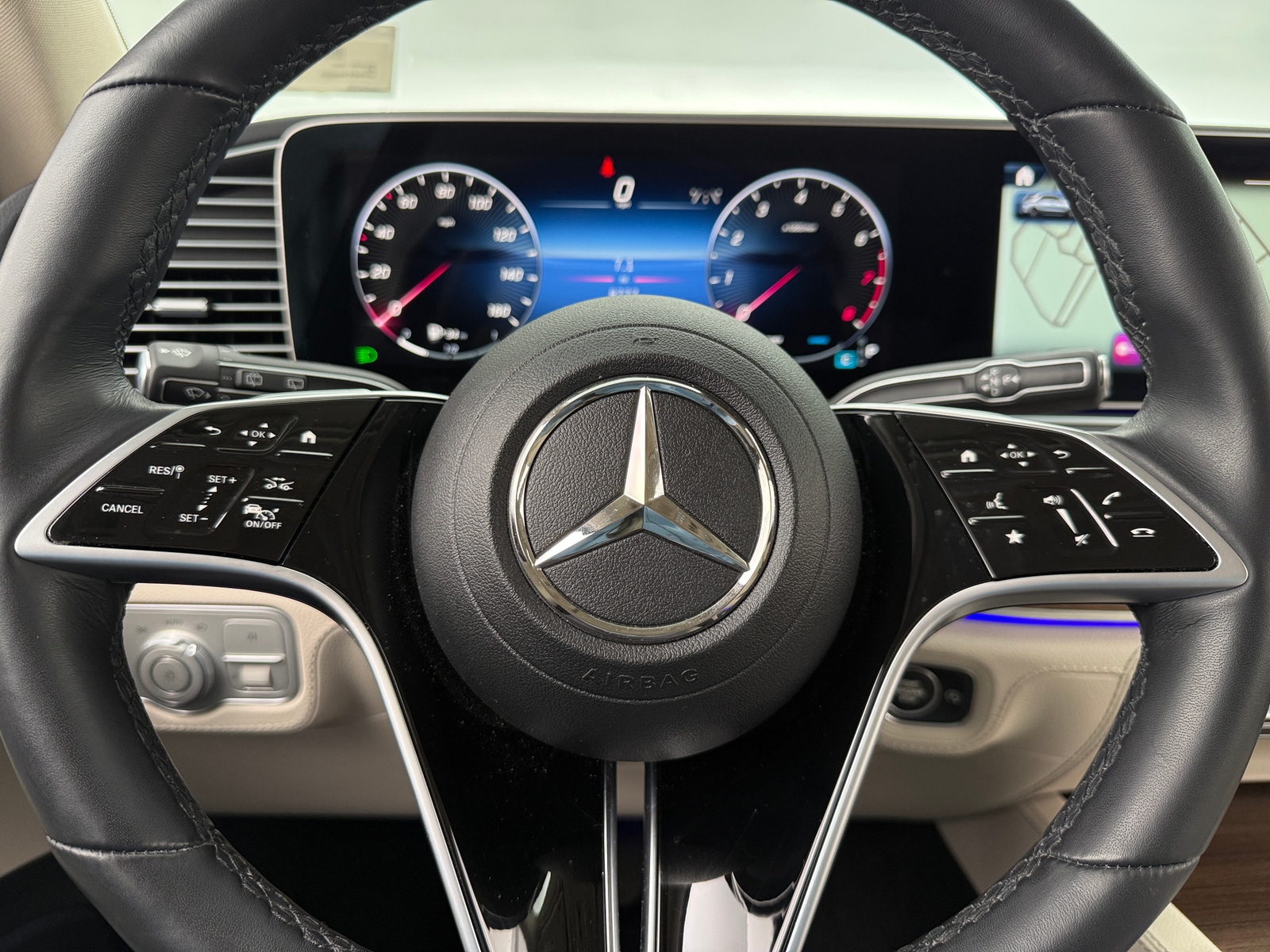 Thumbnail: 2025 Mercedes-Benz GLE - 4