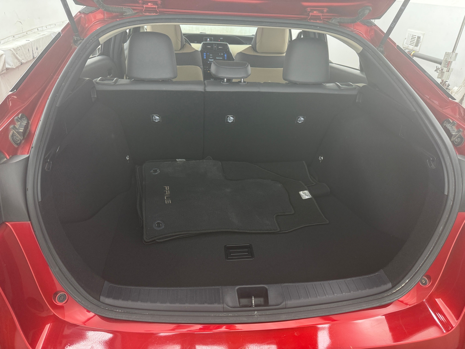 Thumbnail: 2017 Toyota Prius - 6