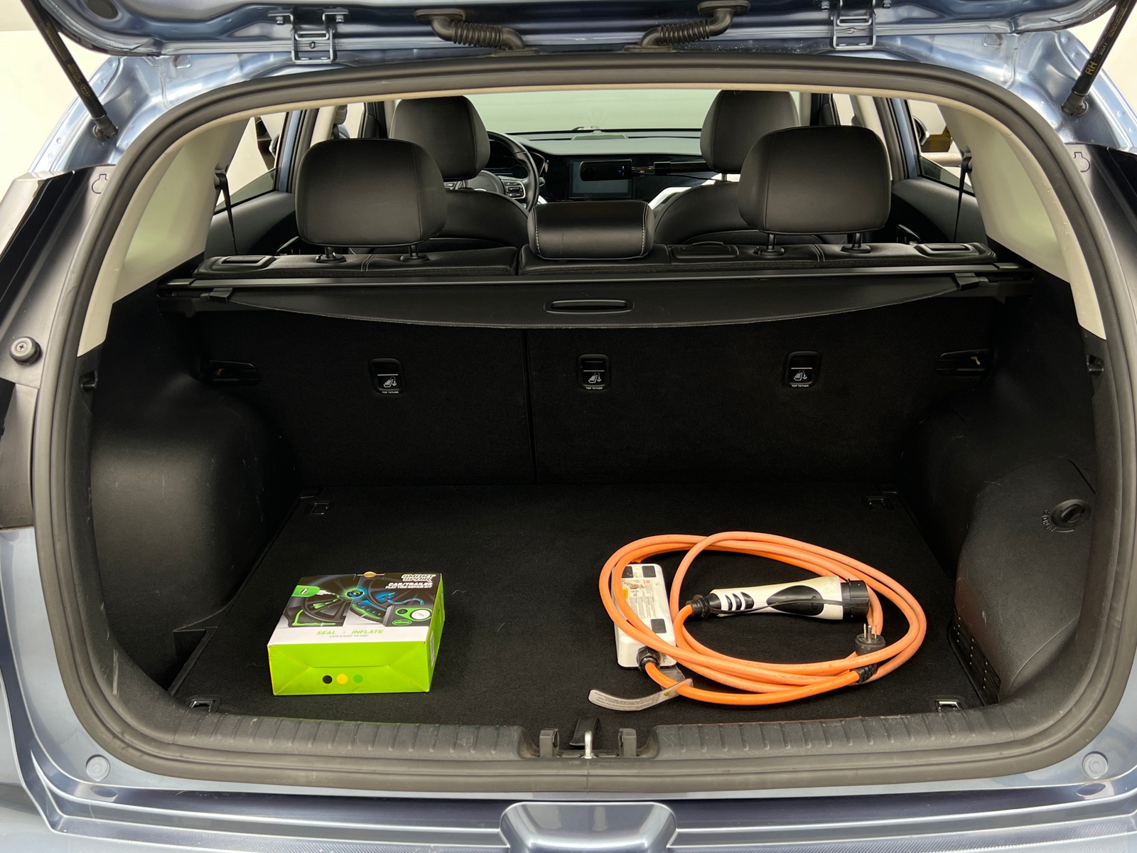 Thumbnail: 2020 Kia Niro - 6