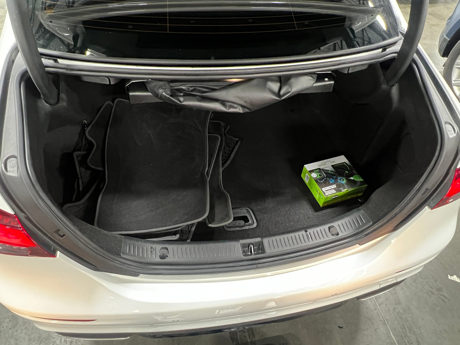 Thumbnail: 2021 Mercedes-Benz E-Class - 6